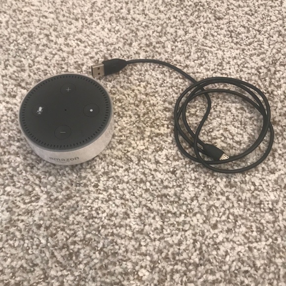 Amazon Echo dot 2nd generation - Picture 1 of 2